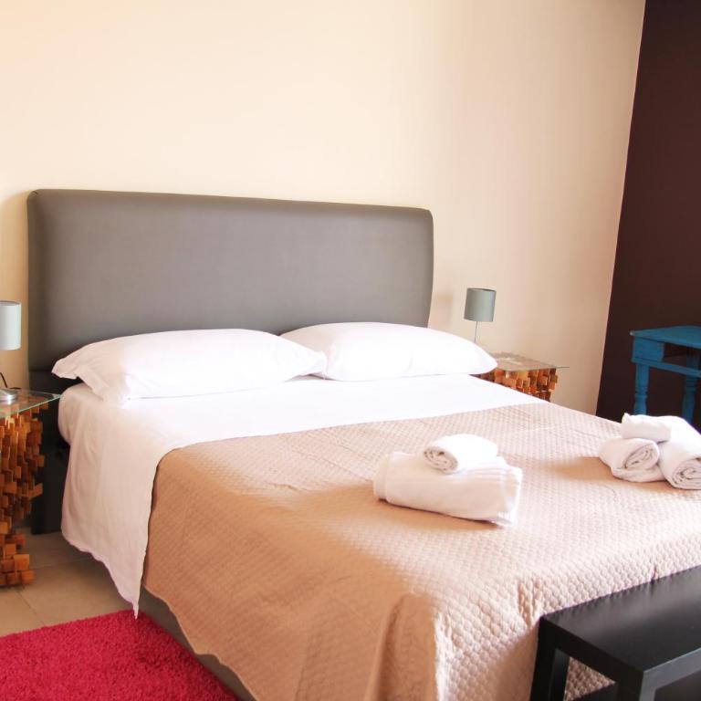 Urban Pop 2 BnB - Double Room with Private Bathroom - 5