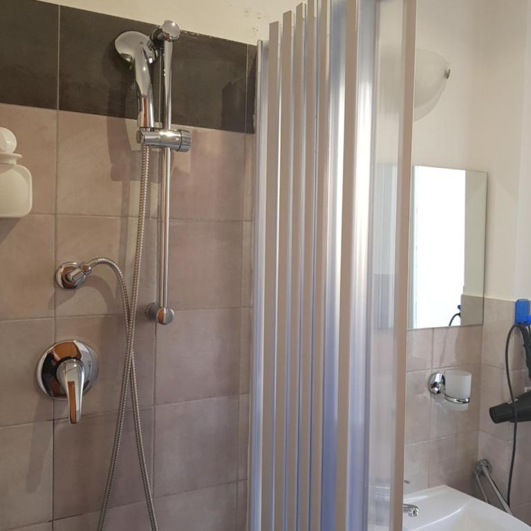 Rome Winners Home Guesthouse - Camera Singola con Bagno Privato - 8
