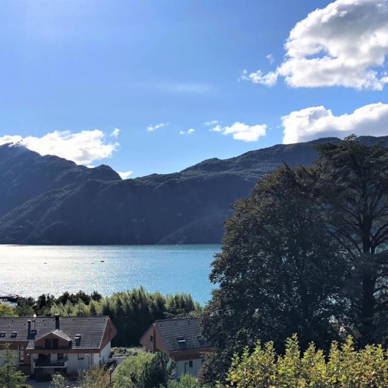 Appart T4 Christina contemporain, Vue Lac, climatisé avec parking - Apartment mit 3 Schlafzimmern - 1