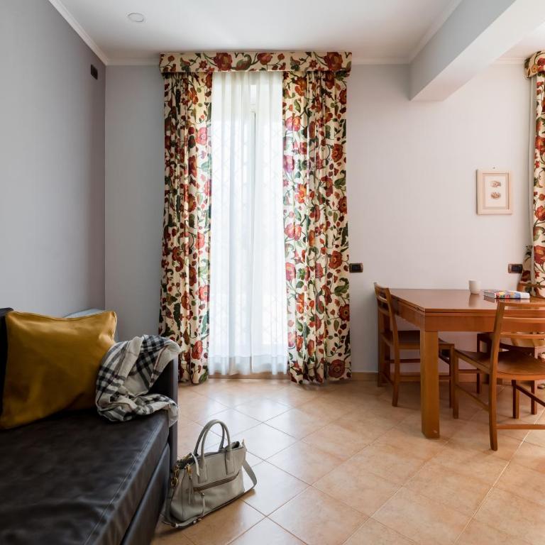 Crosti Apartments - Appartamento con Balcone - 4