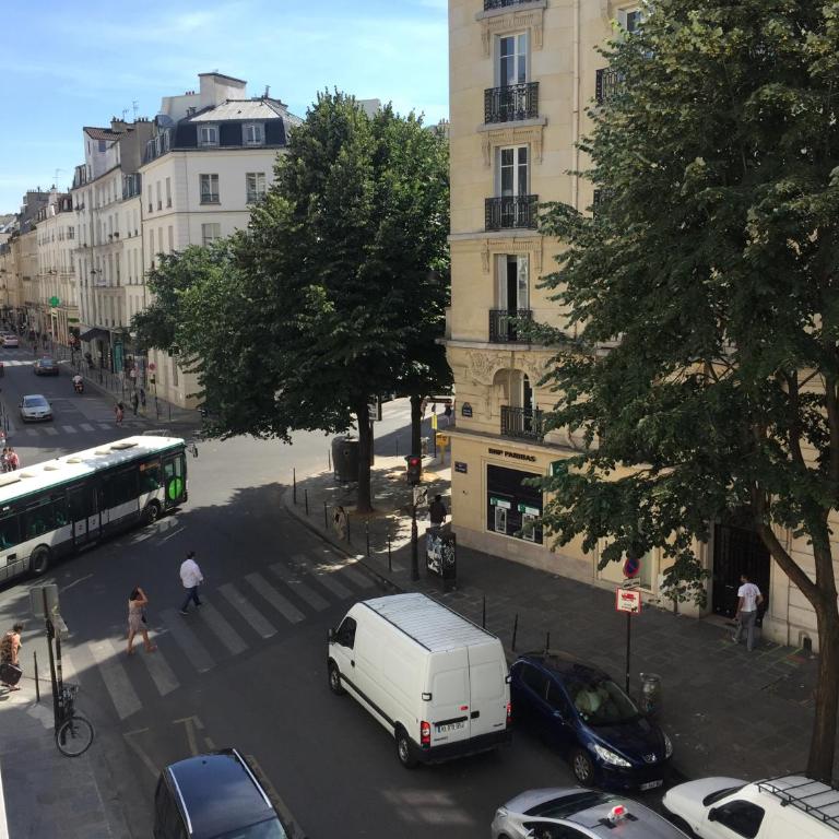 The BEST DEAL in the MARAIS - 1Bedroom Apt - 45m2 - Appartement 1 Chambre - 18
