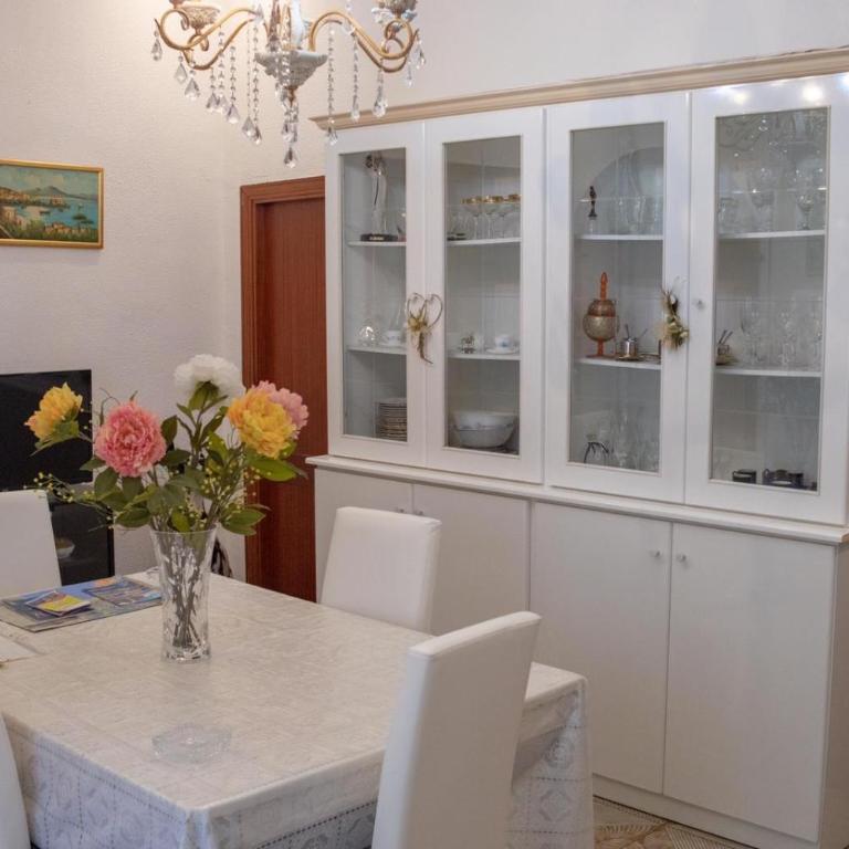 La bella Napoli - Two-Bedroom Townhouse - 3