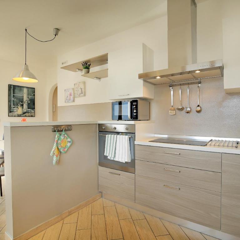 Villa Prafiorì - Appartamento con 2 Camere da Letto - 2