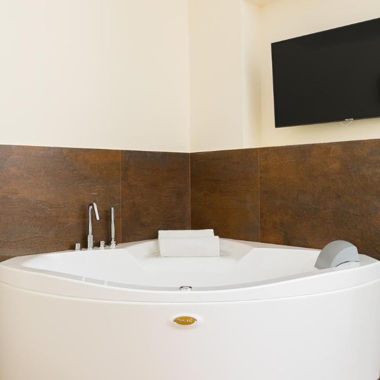 Demetra Eco Guest House - Suite Deluxe con Vasca Idromassaggio - 15