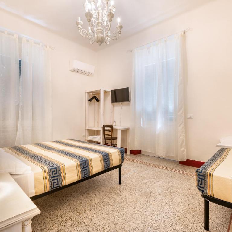 Lia Apartment - Camera Tripla con Bagno in Comune - 3