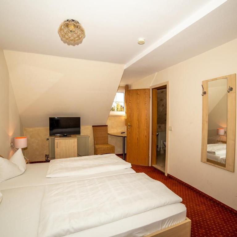 Hotel Post Leutkirch - Budget Doppelzimmer (3. Etage) - 5