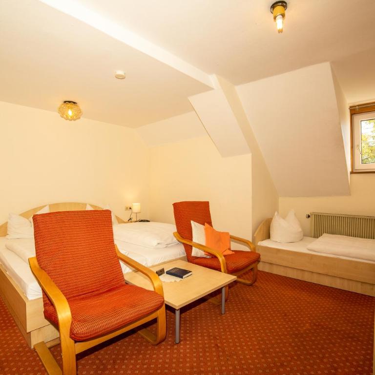 Hotel Post Leutkirch - Familienzimmer (3. Etage) - 4