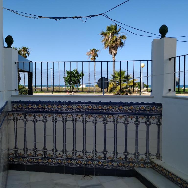 Apartamento primera linea de playa con gran patio, consultar disponibilidad de aparcamiento - Apartamento con vistas al mar - 19