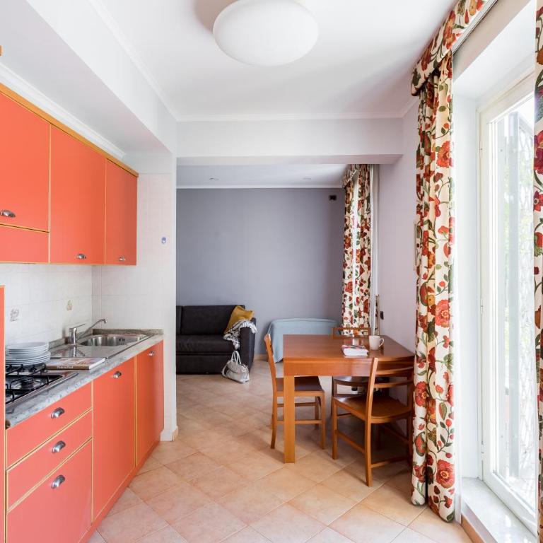 Crosti Apartments - Appartamento con Balcone - 5