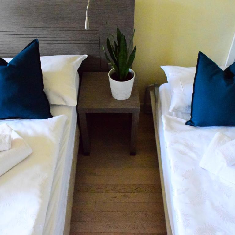 Hotel Kube - Habitación Triple - 3