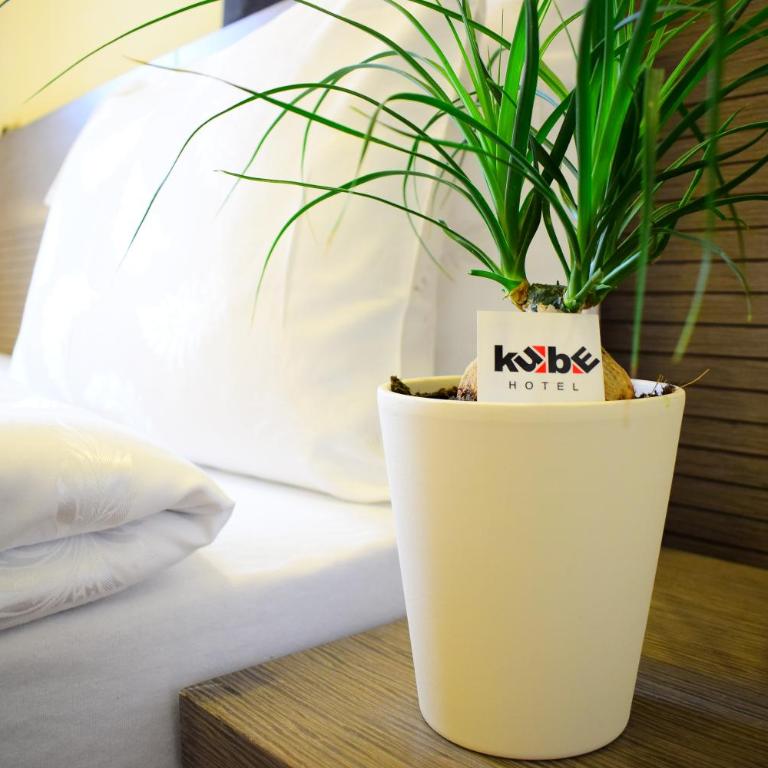 Hotel Kube - Habitación Cuádruple Superior - 12