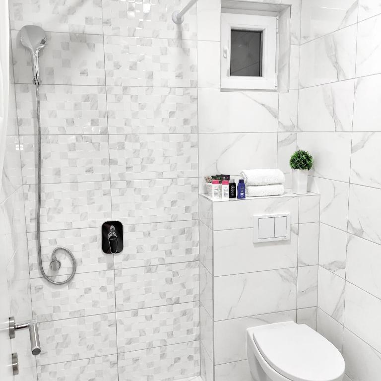 Apartments Monako - Apartment with Sea View - 11