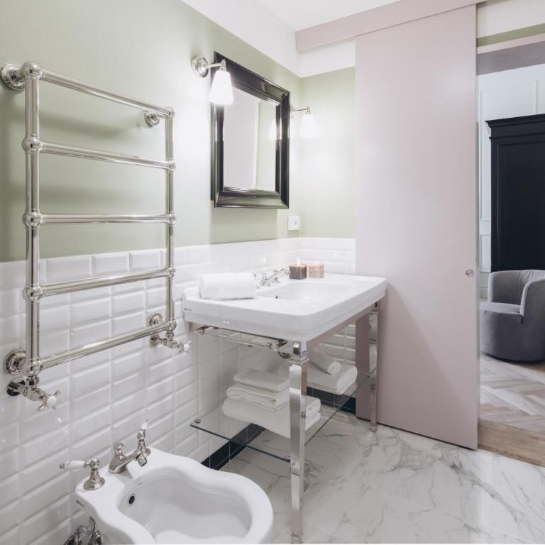 Gregorini Bingham Art Luxury Suites - Suite Superior King - 5