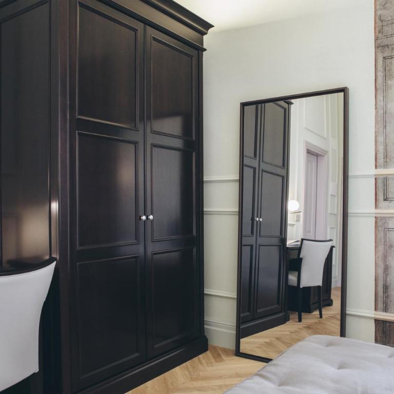 Gregorini Bingham Art Luxury Suites - Suite King Deluxe - 10