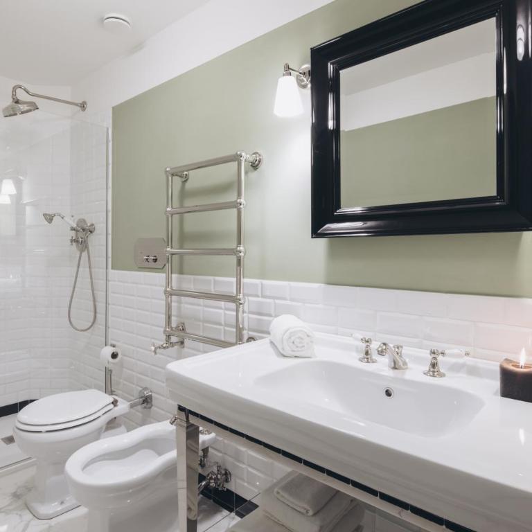 Gregorini Bingham Art Luxury Suites - Suite King Deluxe - 4