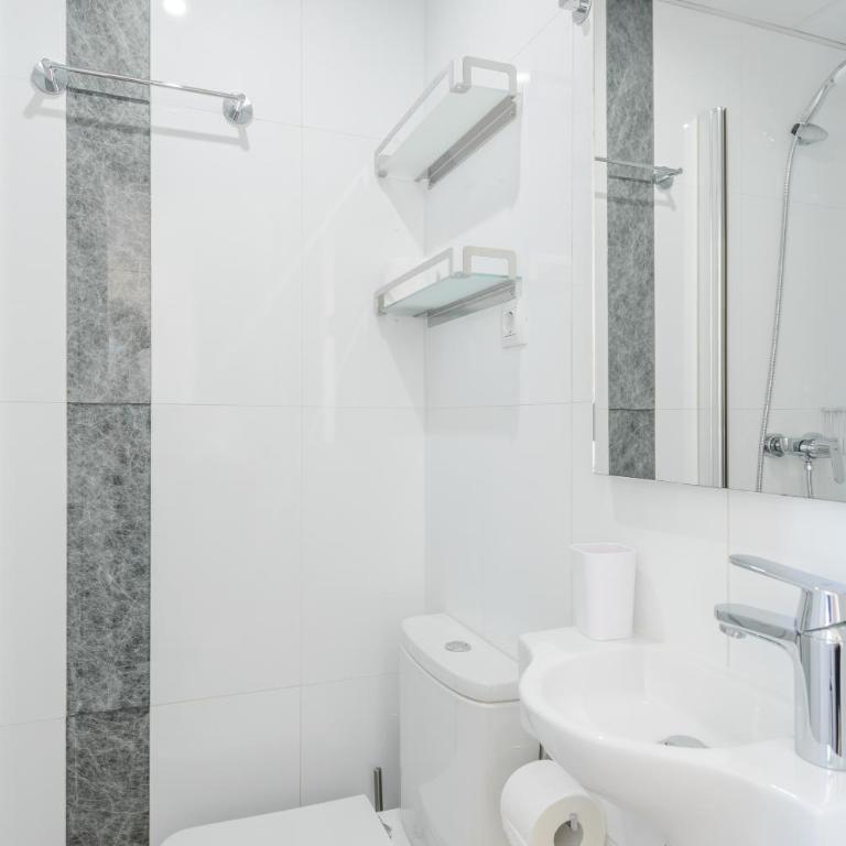 Gran Vía Callao - Stunning views in the heart of Madrid - One-Bedroom Apartment - 3