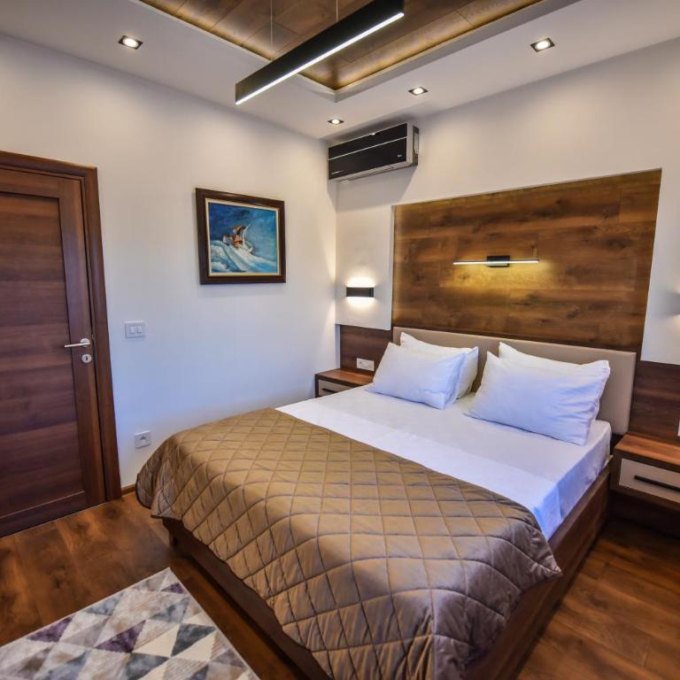 Giardino Lux Apartments - One-Bedroom Apartment - 5