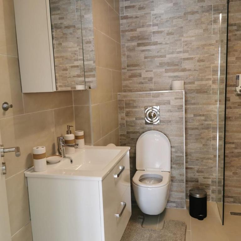 Enjoyit Velden West - Familienzimmer mit Balkon - 29