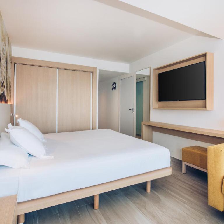 Iberostar Waves Herceg Novi All Inclusive - Double Priority Location Room with Sea View - 4