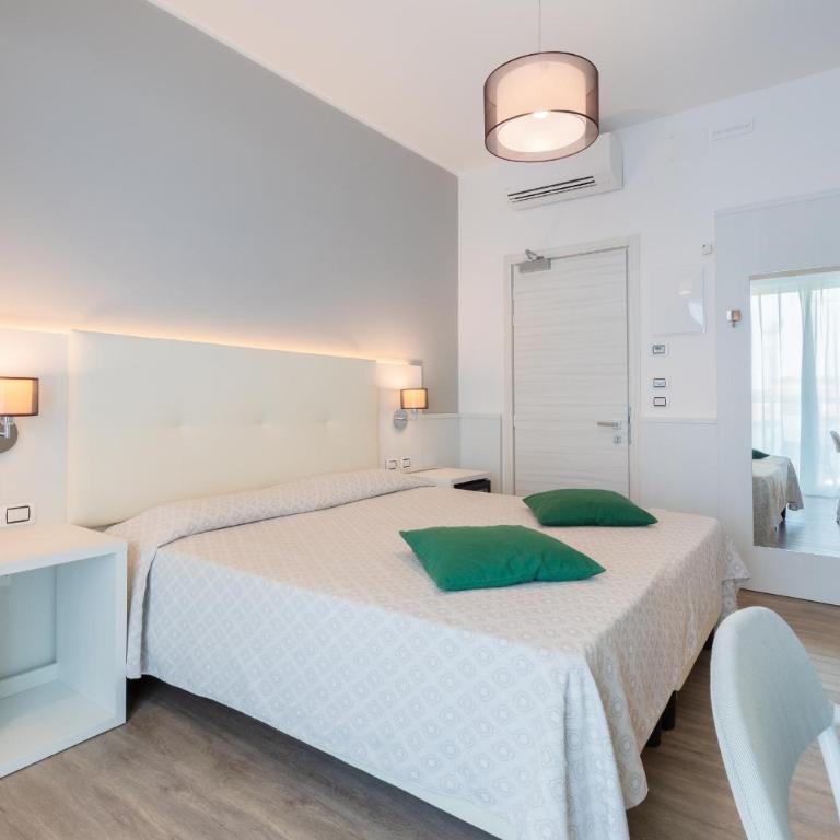 Hotel Austria - Camera Standard Matrimoniale/Doppia con Letti Singoli con Vista Mare - 2