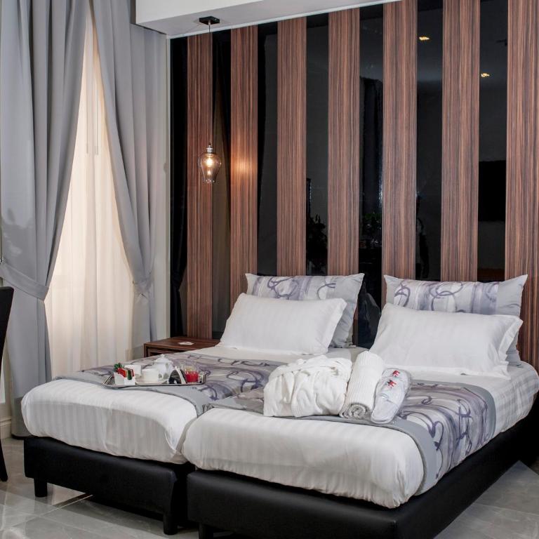 Palazzo Firenze - Deluxe Double Room with Balcony - 3