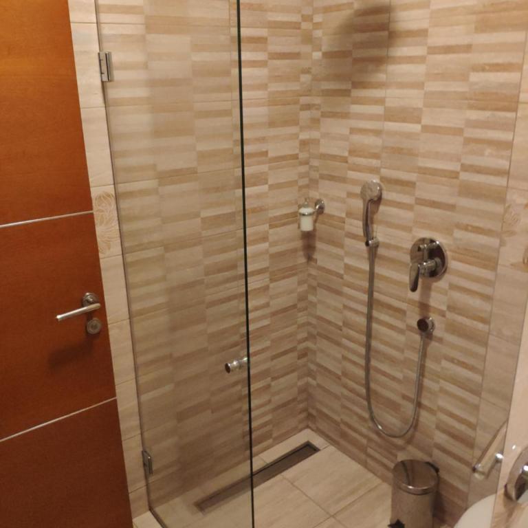 Apartments Stević - Monaco - Dvokrevetna soba sa Bračnim Krevetom, Terasom i Pogledom na More - 11