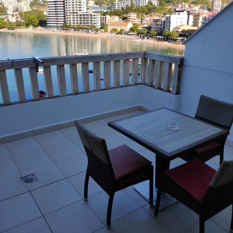 Apartments Stević - Monaco - Studio s Terasom i Pogledom na More - 3