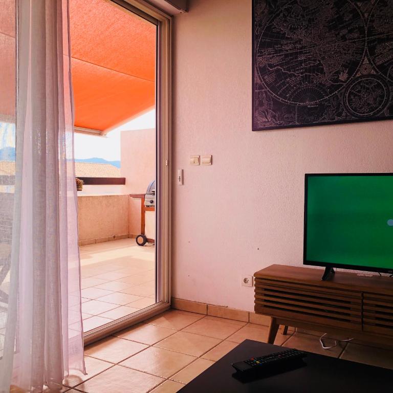 les reflets - Two-Bedroom Apartment - 25