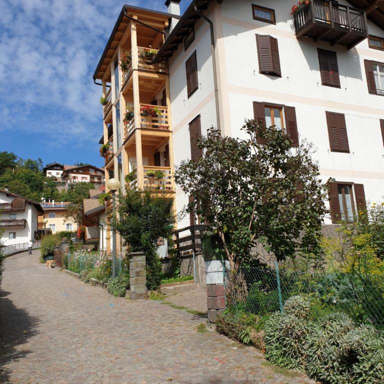 ANESI appartamenti - Three-Bedroom Apartment - 1