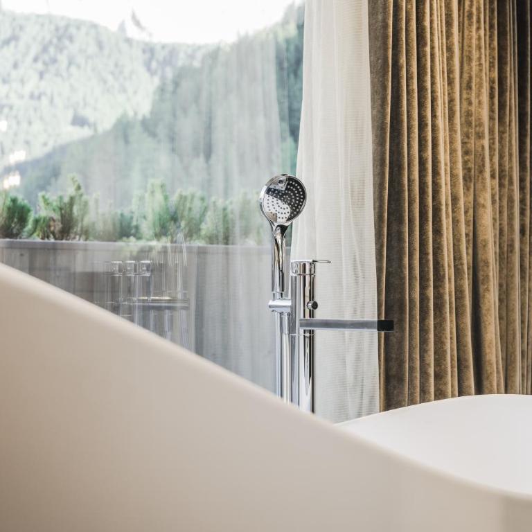 Hotel Chalet S - Dolomites Design - adults recommended - Suite con Vista Montagna - 5