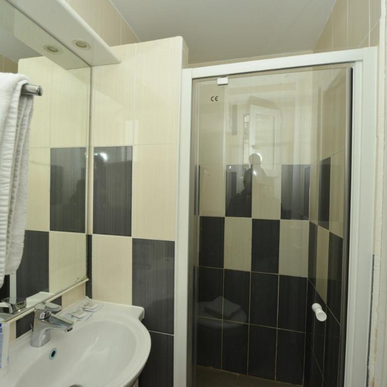 Hotel De La Poste - Chambre Double Standard - 22