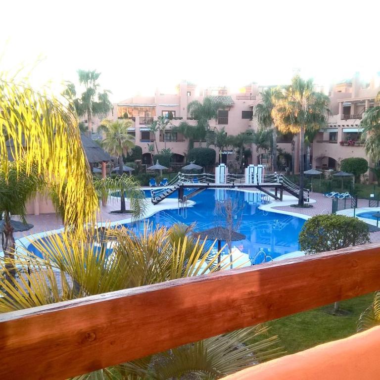 Hacienda del Sol Beachside and Golf Apt Marbella Puerto Banus - Apartamento Superior de 2 dormitorios con vistas a la piscina - 2