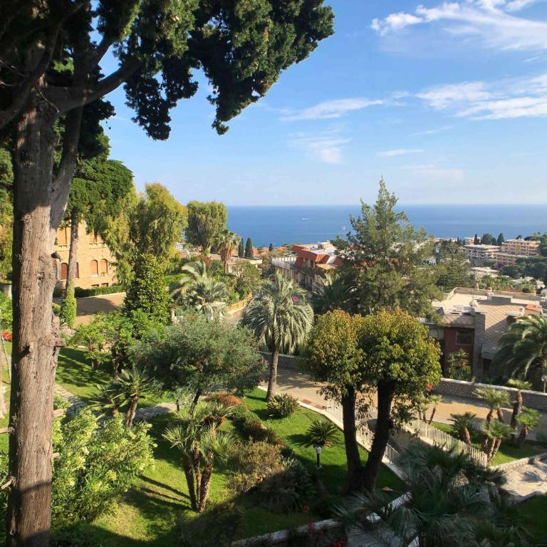 MedApartment Sanremo - Appartamento con 2 Camere da Letto - 1