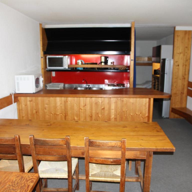 Cascade arcs 1600 - Three-Bedroom Apartment - 8