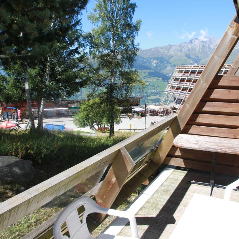 Cascade arcs 1600 - Three-Bedroom Apartment - 2