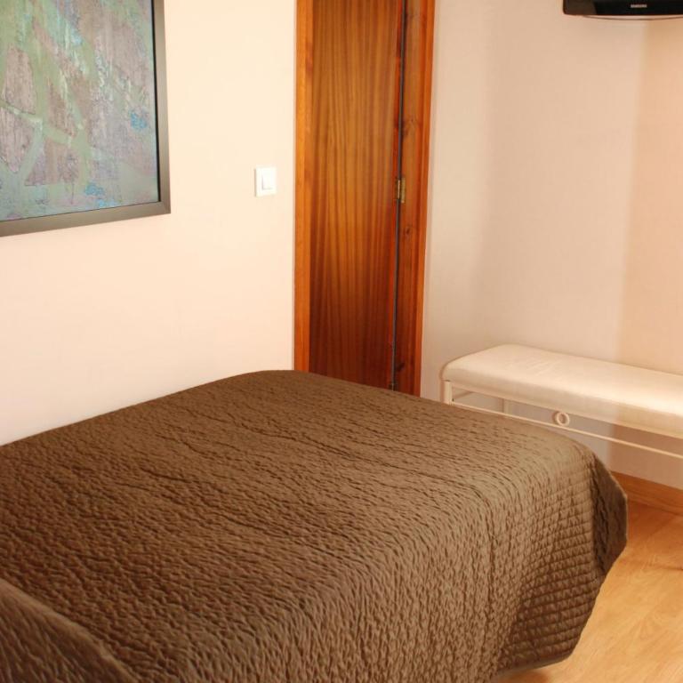 Hostal Delgado - Habitación Individual con baño - 7