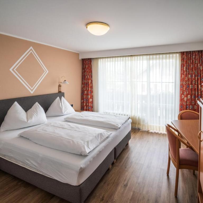 Gasthof zur Post - Double Room with Balcony - 1