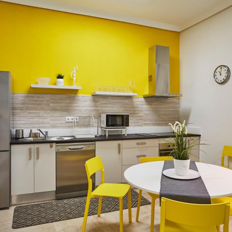 LEEWAYS APARTMENT in ORIENTE - Two-Bedroom Apartment - 2