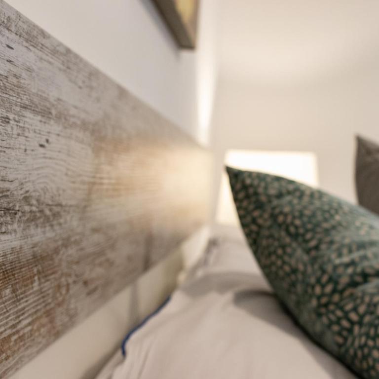 Confort y Diseño con Vistas al Casco Viejo - Three-Bedroom Apartment - 15