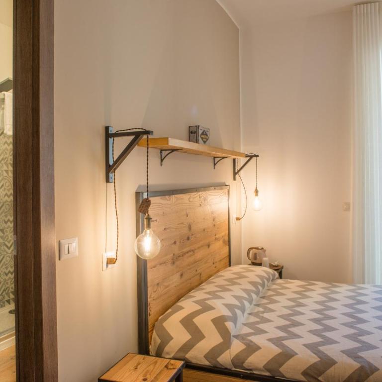 Officina Rooms - Camera Matrimoniale con Balcone - 8