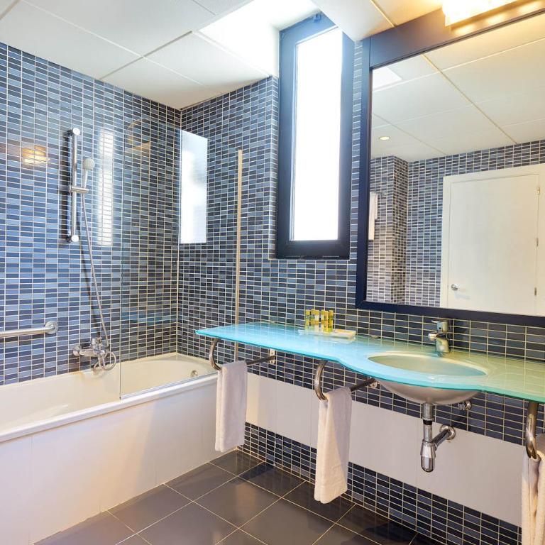 Eurostars Málaga - Habitación Triple - 7