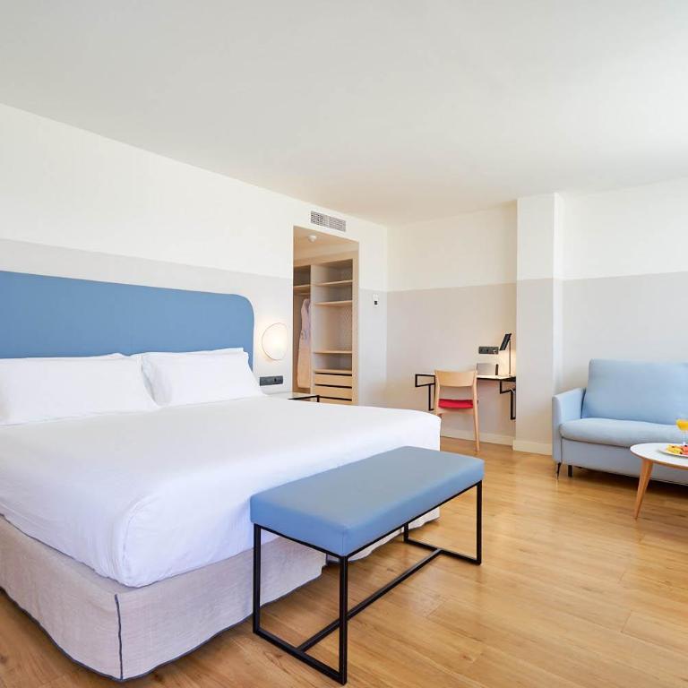 Eurostars Málaga - Suite Junior con terraza con bañera de hidromasaje - 5