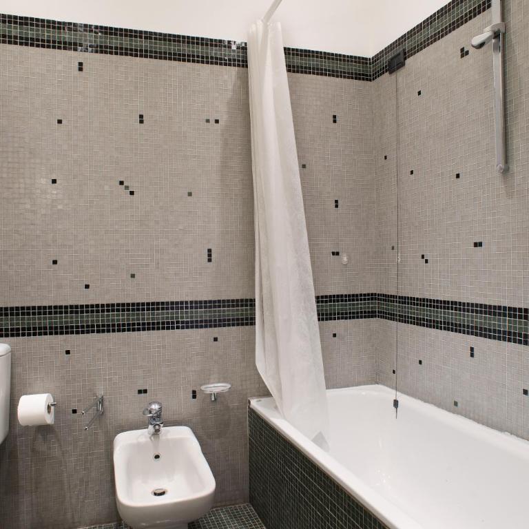 Ponte Vecchio flat with elevator - Two-Bedroom Apartment - 17