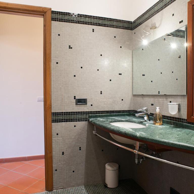 Ponte Vecchio flat with elevator - Two-Bedroom Apartment - 16