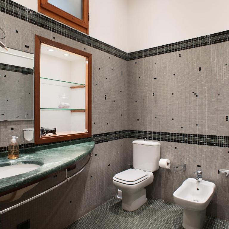 Ponte Vecchio flat with elevator - Two-Bedroom Apartment - 11