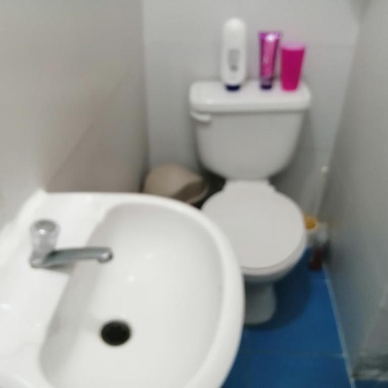 Inn Skyline Hostel - Habitación Familiar con baño privado - 9