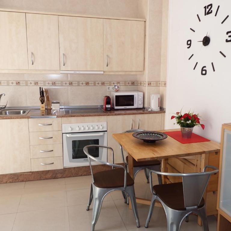 Lovely, Quiet Downtown-Beach w Balcony - Apartamento - 1