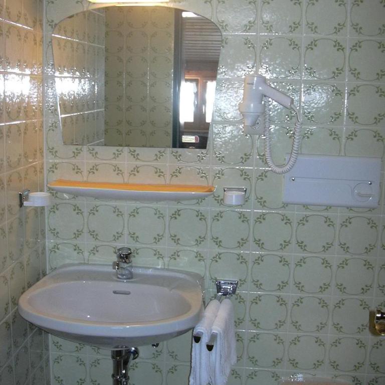 Pension Herzoghäusel - Doppelzimmer mit Balkon - 4