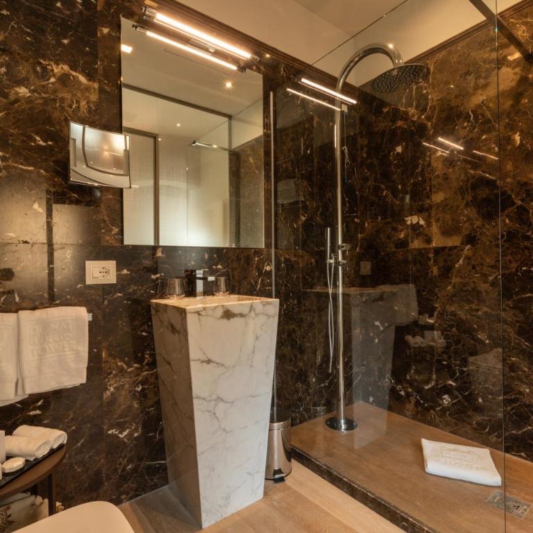 Donati Luxury Tower Suites - Machiavelli - Suite with Partial Duomo View - 1