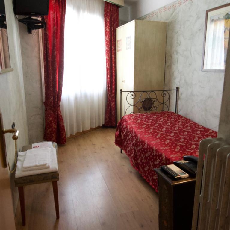 Locanda le Monache - Camera Tripla Comfort - 5